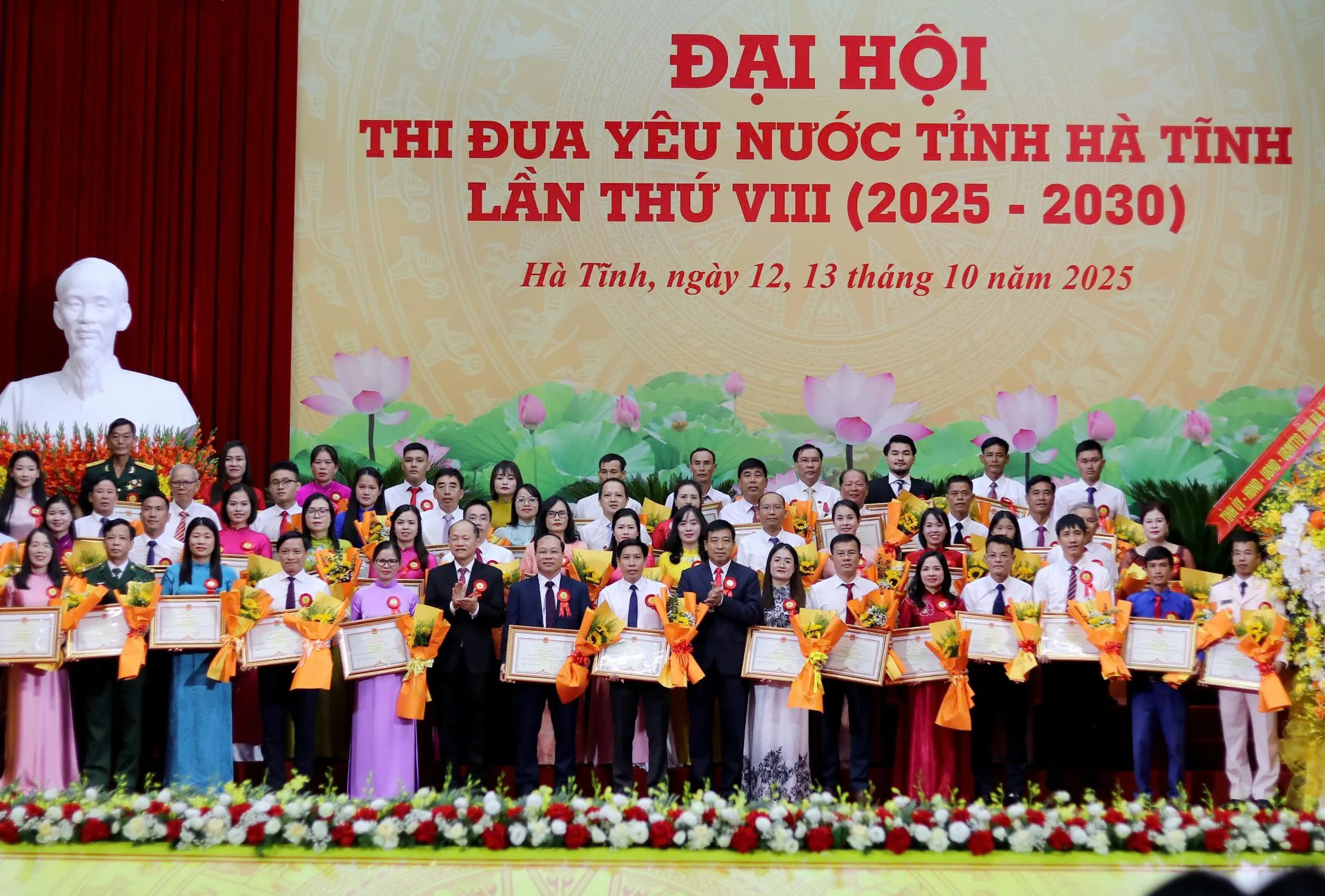 Hà Tĩnh: vinh danh 100 tập thể và cá nhân điển hình tiên tiến