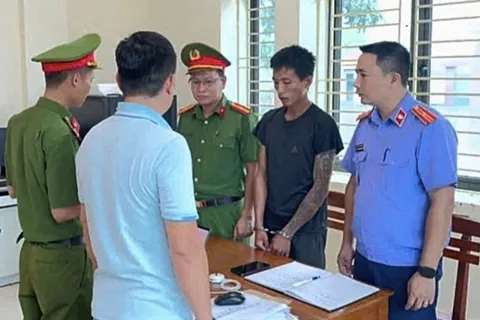 Hà Tĩnh: khởi tố cha dượng bạo hành con riêng của vợ