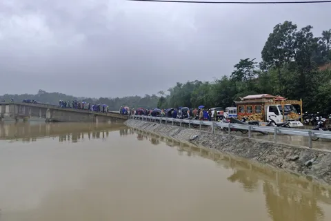 Hà Tĩnh: đi thả lưới, người đàn ông bị lũ cuốn trôi