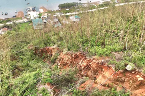 Hà Tĩnh: người dân bất an dưới núi đồi sạt lở