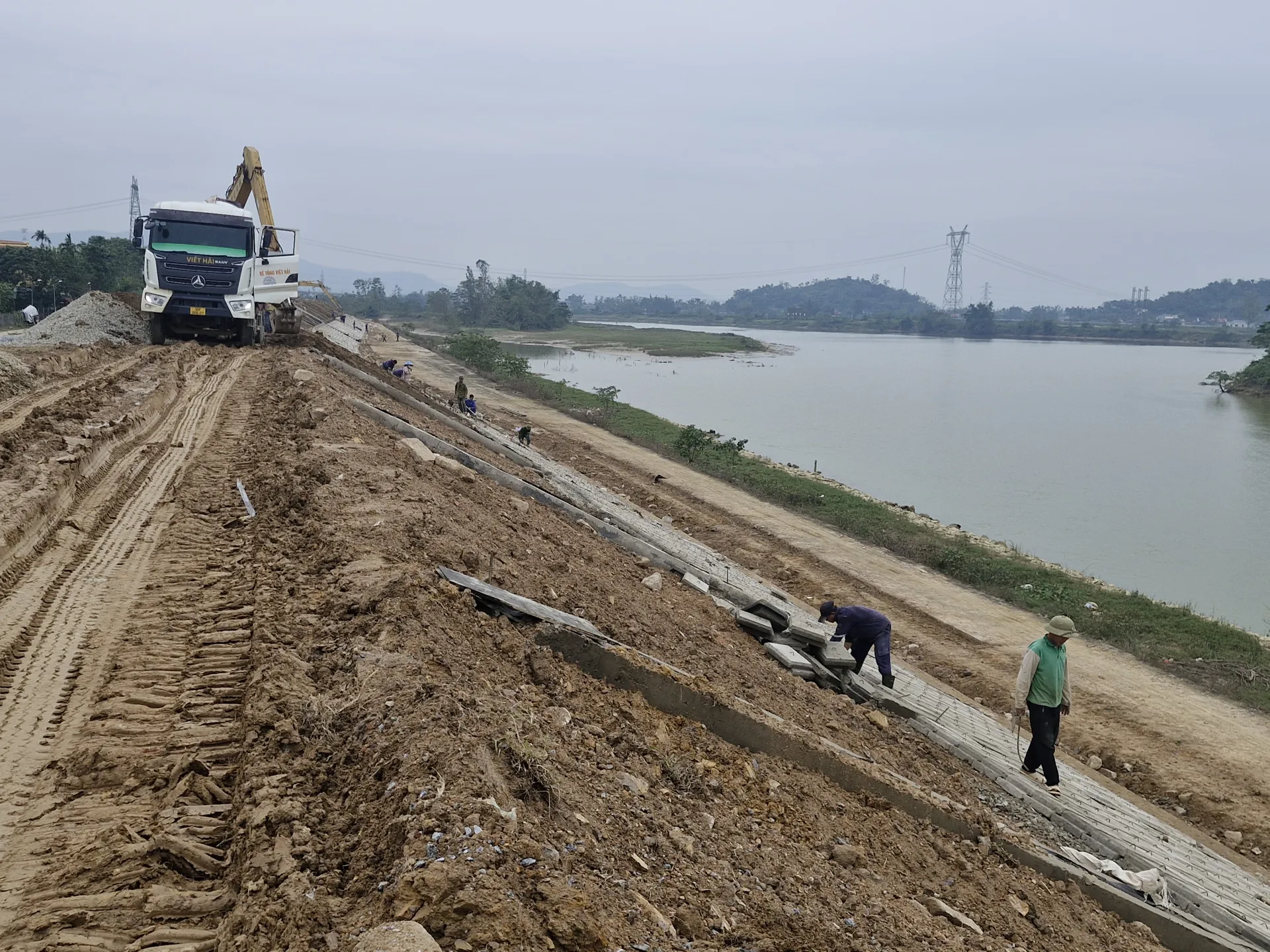 Hà Tĩnh: tập trung duy tu, bảo dưỡng đê La Giang