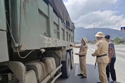 Hà Tĩnh: tăng cường đảm bảo giao thông ở khu kinh tế trọng điểm