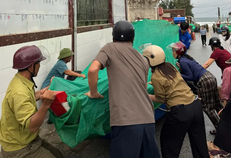 Hà Tĩnh: huy động hơn 10.000 người trực tiếp ứng phó bão số 5
