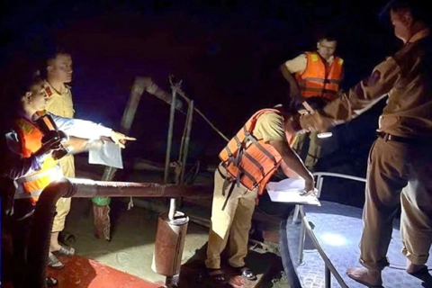 Hà Tĩnh: liên tiếp phát hiện nhiều tàu khai thác cát trái phép