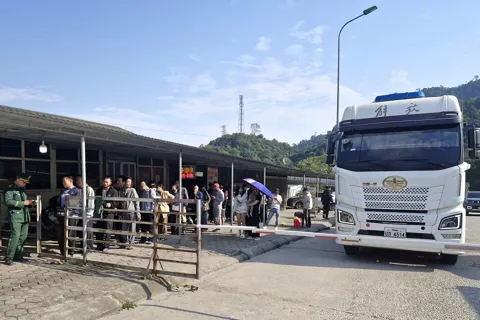 Nghĩa tình trên đỉnh Keo Nưa