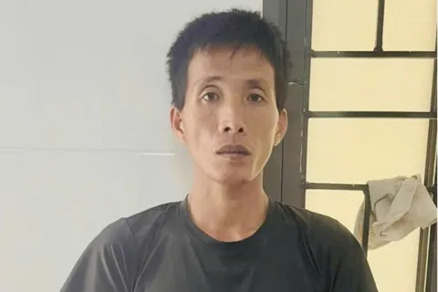 Hà Tĩnh: bắt giữ cha dượng nghi bạo hành con riêng của vợ