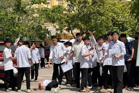 Hà Tĩnh: nữ sinh ngất xỉu giữa sân trường sau giờ thi môn Ngữ văn