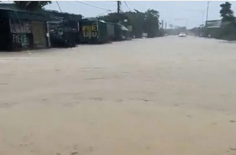 Hà Tĩnh: mưa lớn gây ngập cục bộ nhiều tuyến đường