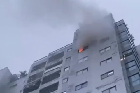 Hà Tĩnh: cháy tại chung cư Winhouse, người dân hoảng loạn di tản