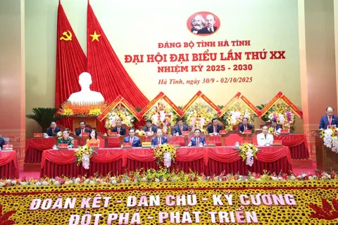 Khai mạc trọng thể Đại hội đại biểu Đảng bộ tỉnh Hà Tĩnh lần thứ XX