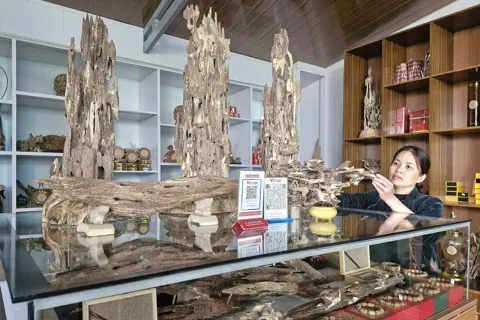 Hà Tĩnh: làng nghề sản xuất hương trầm rộn ràng dịp cuối năm