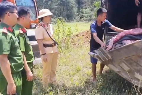 Hà Tĩnh: ngăn chặn vụ vận chuyển hơn 1 tấn sản phẩm động vật không rõ nguồn gốc
