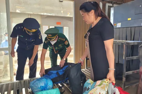 Hà Tĩnh: tăng cường kiểm soát hàng hóa qua cửa khẩu Cầu Treo