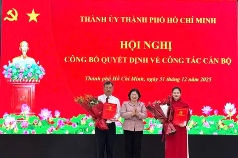 TP Hồ Chí Minh: công bố quyết định về công tác cán bộ tại phường Tân Khánh