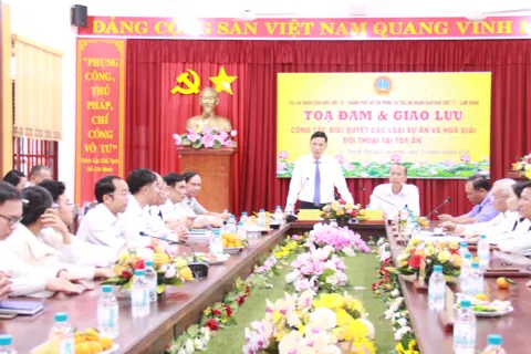 Chia sẻ kinh nghiệm, nâng cao chất lượng xét xử và hòa giải tại tòa