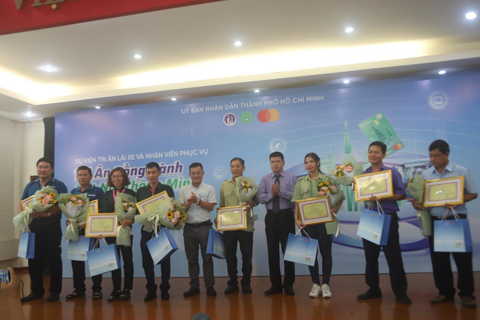 TP Hồ Chí Minh tôn vinh danh 30 lái xe, nhân viên xe buýt tiêu biểu