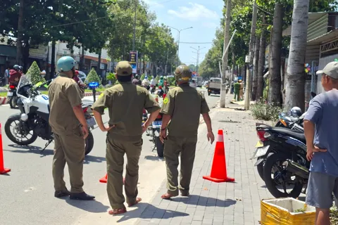 TP Hồ Chí Minh: ô tô con lao vào nhà dân, một người tử vong 