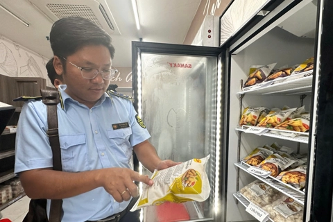 Vụ Công ty cổ phần Chăn nuôi C.P bị tố bán thịt heo bệnh: giấy chứng nhận vệ sinh an toàn thực phẩm đã hết hạn
