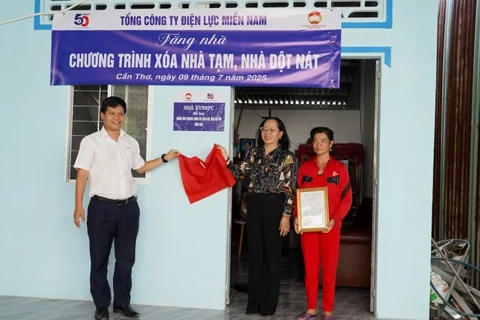 Ngành điện miền Nam: Hoàn thành chương trình xóa nhà tạm, nhà dột nát tại Cần Thơ