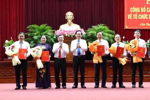 Cần Thơ: công bố danh sách lãnh đạo các sở, ngành