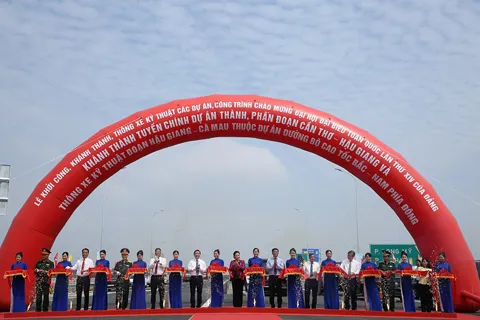 Khánh thành, khởi công nhiều dự án giao thông trọng điểm tại miền Tây