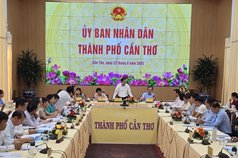 Cần Thơ báo cáo đoàn giám sát của Quốc hội về cơ chế đặc thù