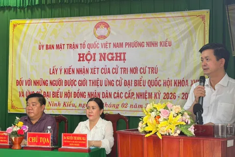 Bí thư Thành ủy Cần Thơ dự Hội nghị lấy ý kiến cử tri nơi cư trú với người ứng cử đại biểu Quốc hội khóa XVI