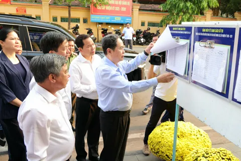 Chủ tịch Quốc hội Trần Thanh Mẫn kiểm tra, làm việc với Ủy ban Bầu cử TP Cần Thơ