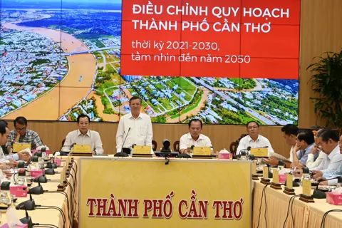 Chủ tịch Cần Thơ chỉ đạo “nóng” thực hiện nhiệm vụ điều chỉnh Quy hoạch thành phố
