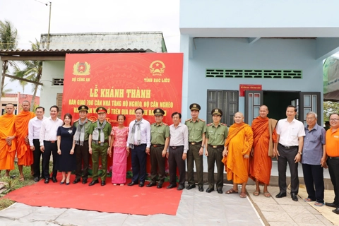 Bộ Công an bàn giao 700 căn nhà cho hộ nghèo tỉnh Bạc Liêu