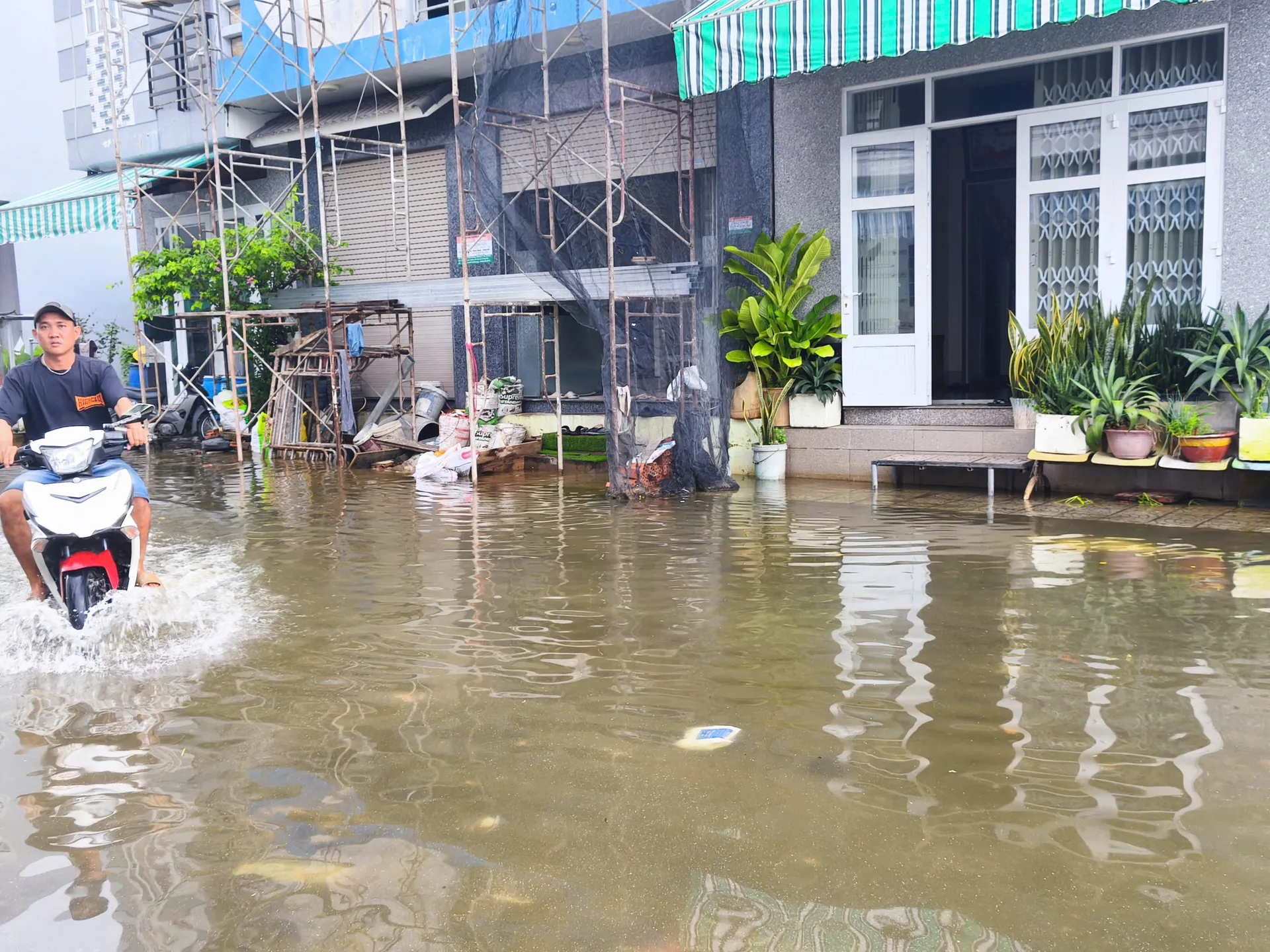 Cà Mau ứng phó đợt triều cường mới rất mạnh