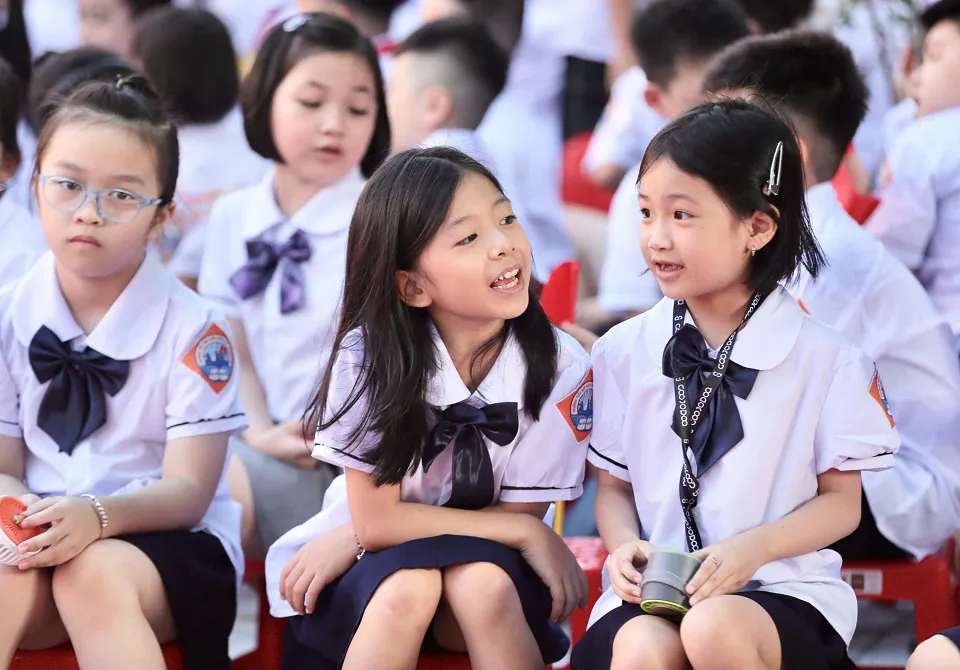 Học sinh Thanh Hóa hào hứng khai giảng năm học mới 2025 - 2026