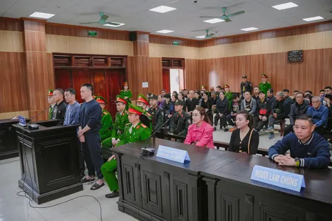 Thanh Hóa: tiếp tục đưa trùm giang hồ Vi “Ngộ” ra xét xử về hành vi đưa hối lộ