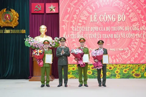 Thanh Hóa: trao các quyết định của Bộ trưởng Bộ Công an về công tác cán bộ