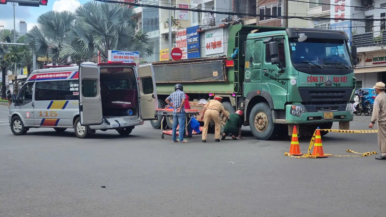 Gia Lai: va chạm với xe tải, người đàn ông tử vong thương tâm