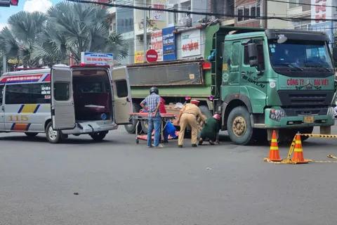 Gia Lai: va chạm với xe tải, người đàn ông tử vong thương tâm