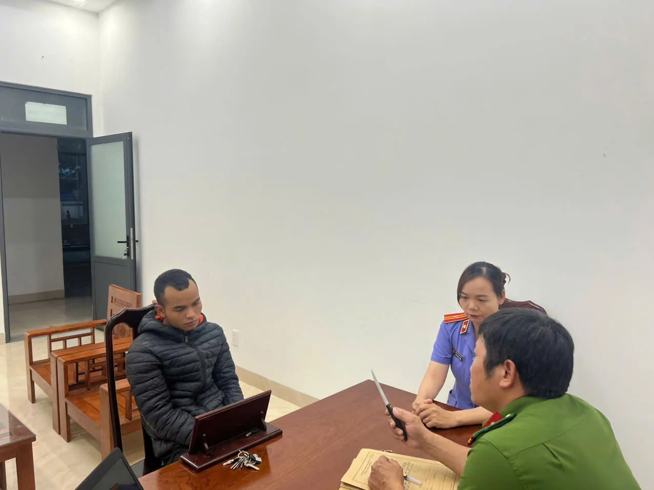 Đắk Lắk: bắt khẩn cấp nhóm thiếu niên cướp xe máy sau khi ăn nhậu