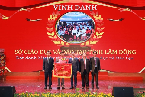 Lâm Đồng: tôn vinh những "bông hoa đẹp" của ngành Giáo dục