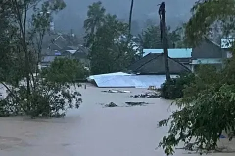 Đắk Lắk: lũ lụt làm 15 người thiệt mạng và mất tích, hàng chục nghìn hộ dân bị ngập