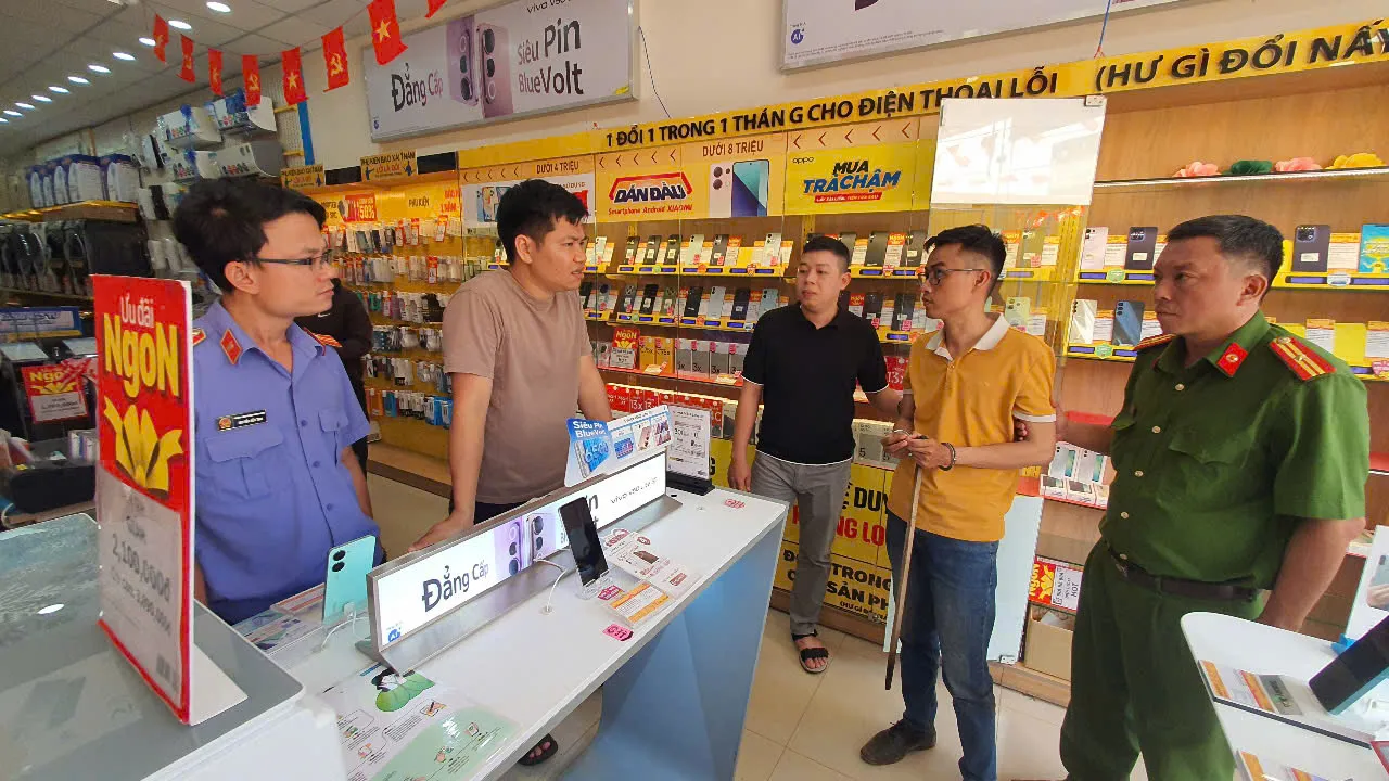 Đắk Lắk: bắt đối tượng trộm 18 điện thoại của Điện máy xanh

