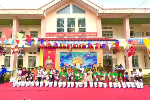 Đắk Lắk: tổ chức Tết Trung thu ấm áp, ý nghĩa cho học sinh