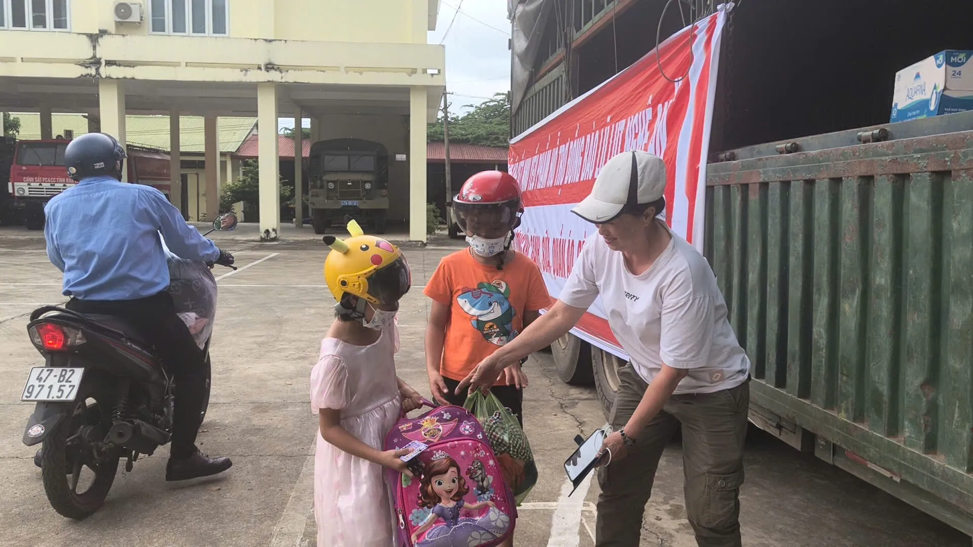 Ấm lòng người dân Đắk Lắk hướng về vùng lũ Nghệ An