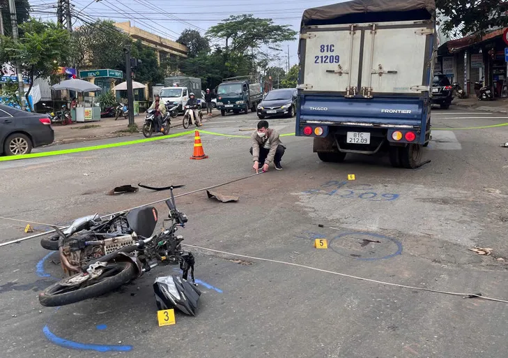 Gia Lai: xe máy va chạm với xe tải, nam thanh niên tử vong