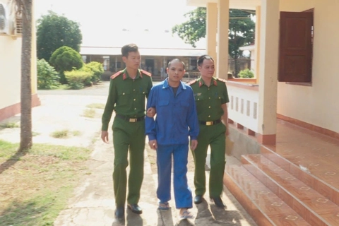 Đắk Lắk: khởi tố 2 đối tượng buôn lậu thuốc nhúng sầu riêng
