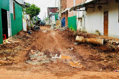 Đắk Lắk: người dân kêu cứu vì nhà thầu thi công “nhỏ giọt” 