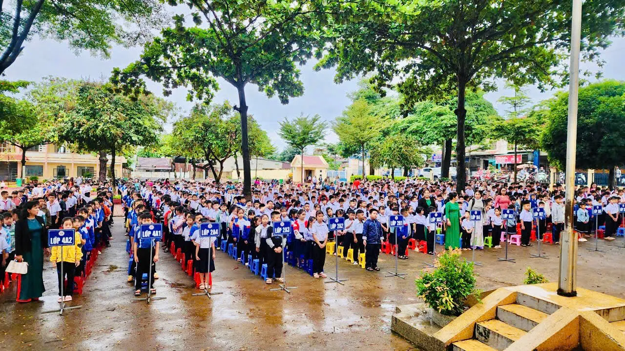 Đắk Lắk: tuyên dương học sinh tiểu học dũng cảm cứu bạn