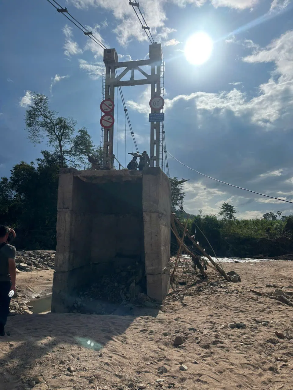 Gia Lai: bão số 13 cuốn trôi đường độc đạo, hơn 1.000 người dân bị chia cắt