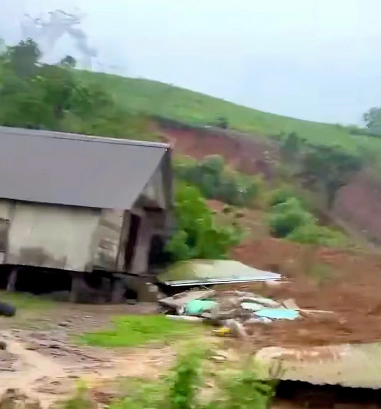 Đắk Lắk: mưa lớn gây ngập lụt, sạt lở đất tại một số địa phương