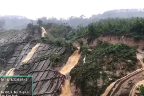 Gia Lai: cấm các phương tiện lưu thông qua đèo An Khê