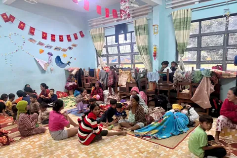 Gia Lai: một xã sơ tán khẩn cấp hàng nghìn người dân khỏi vùng ngập lụt